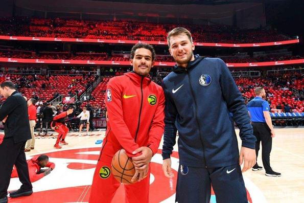 边后卫回撤 边后卫回撤